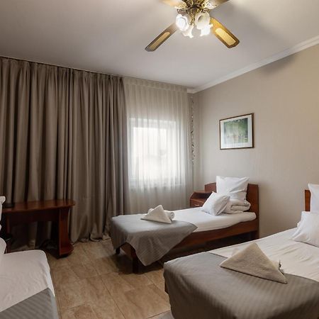 Duet Plus Motel Voytovtsy Buitenkant foto